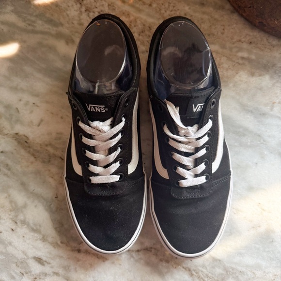 Vans Old Skool Women’s 8.5 Black White Sneakers Classic Low Top Skate Shoes - Picture 2 of 7